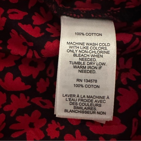 Vineyard Vines Blue & Red Floral Wildflowers Pleated Yoke Top Size 4 - Picture 10 of 11